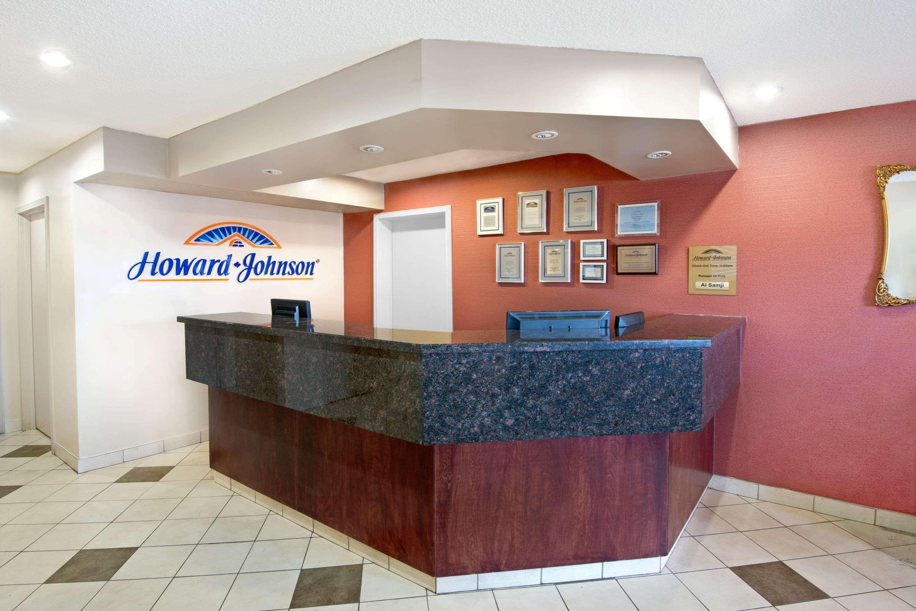 Penhold Howard Johnson By Wyndham Red Deer المظهر الخارجي الصورة