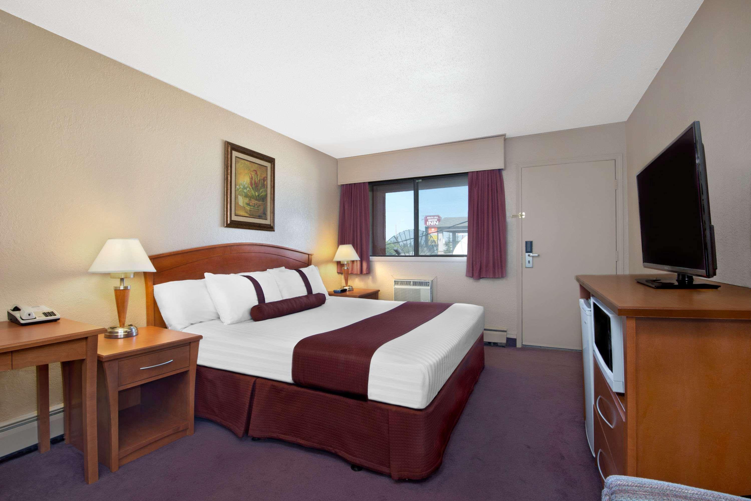 Penhold Howard Johnson By Wyndham Red Deer المظهر الخارجي الصورة