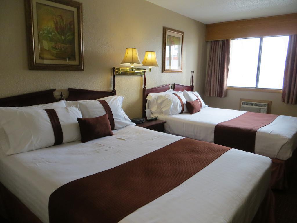 Penhold Howard Johnson By Wyndham Red Deer المظهر الخارجي الصورة