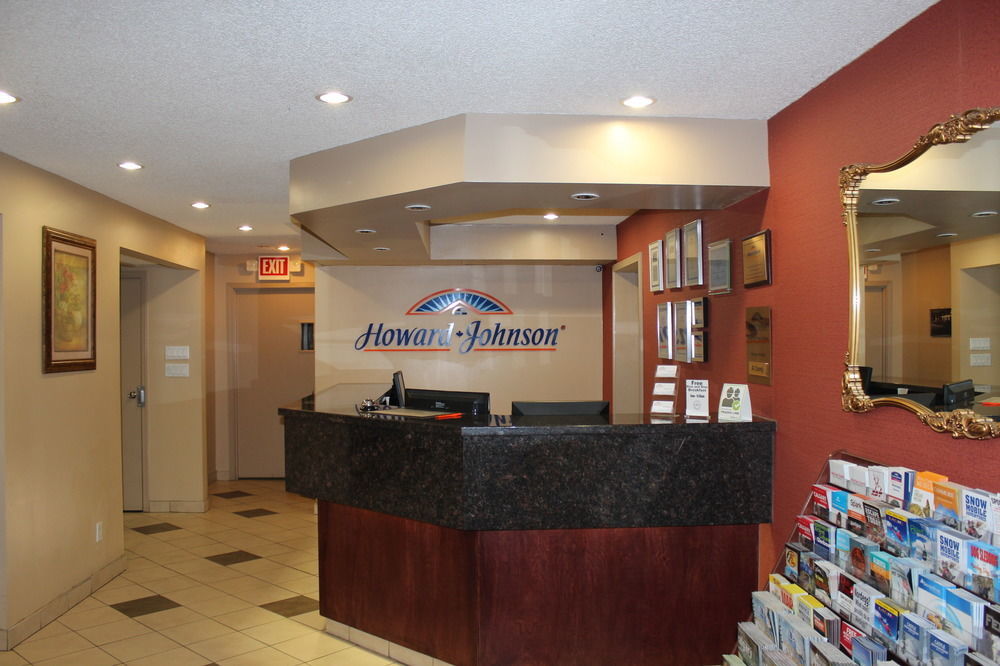 Penhold Howard Johnson By Wyndham Red Deer المظهر الخارجي الصورة