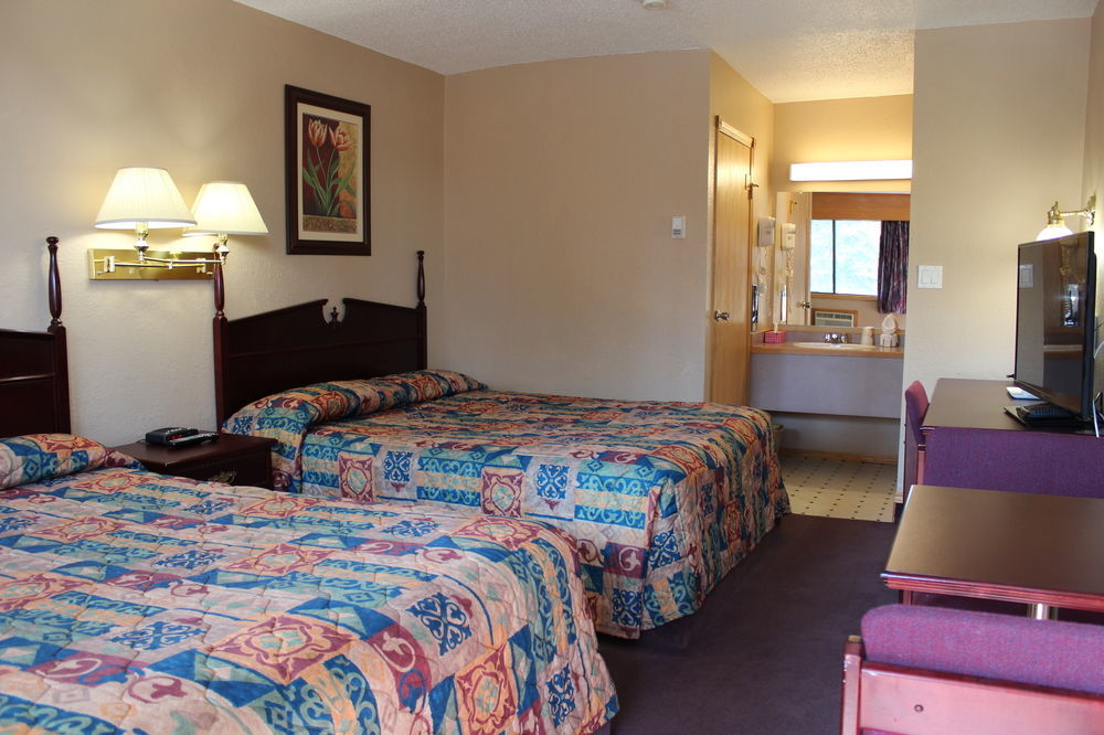 Penhold Howard Johnson By Wyndham Red Deer المظهر الخارجي الصورة