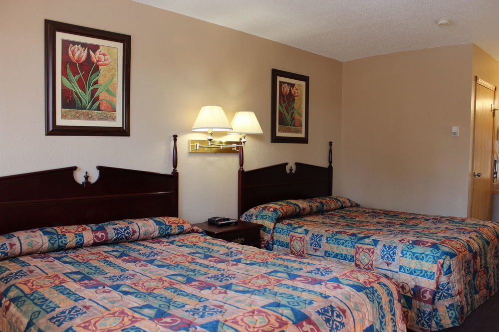 Penhold Howard Johnson By Wyndham Red Deer المظهر الخارجي الصورة