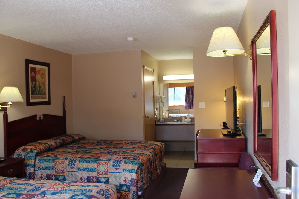 Penhold Howard Johnson By Wyndham Red Deer المظهر الخارجي الصورة