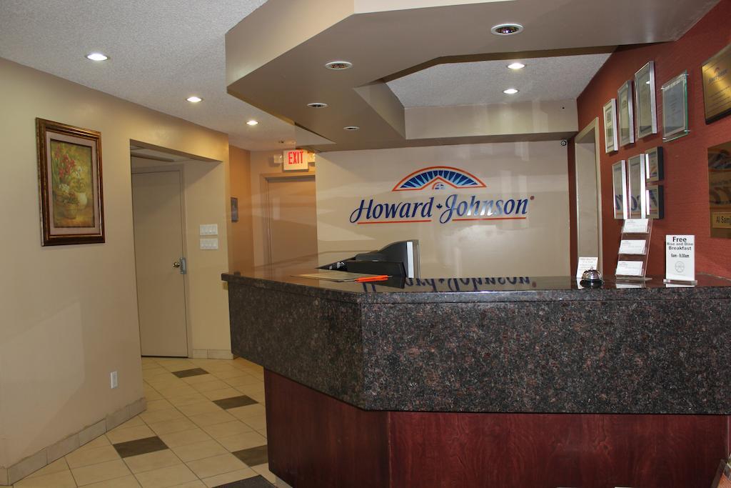 Penhold Howard Johnson By Wyndham Red Deer المظهر الخارجي الصورة