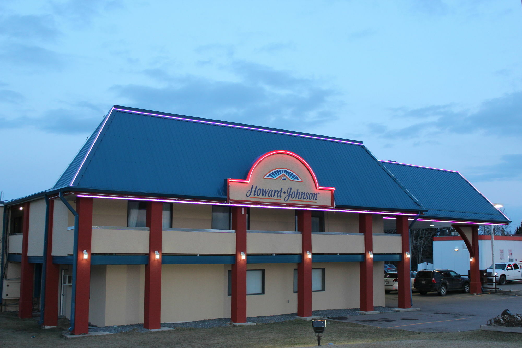 Penhold Howard Johnson By Wyndham Red Deer المظهر الخارجي الصورة