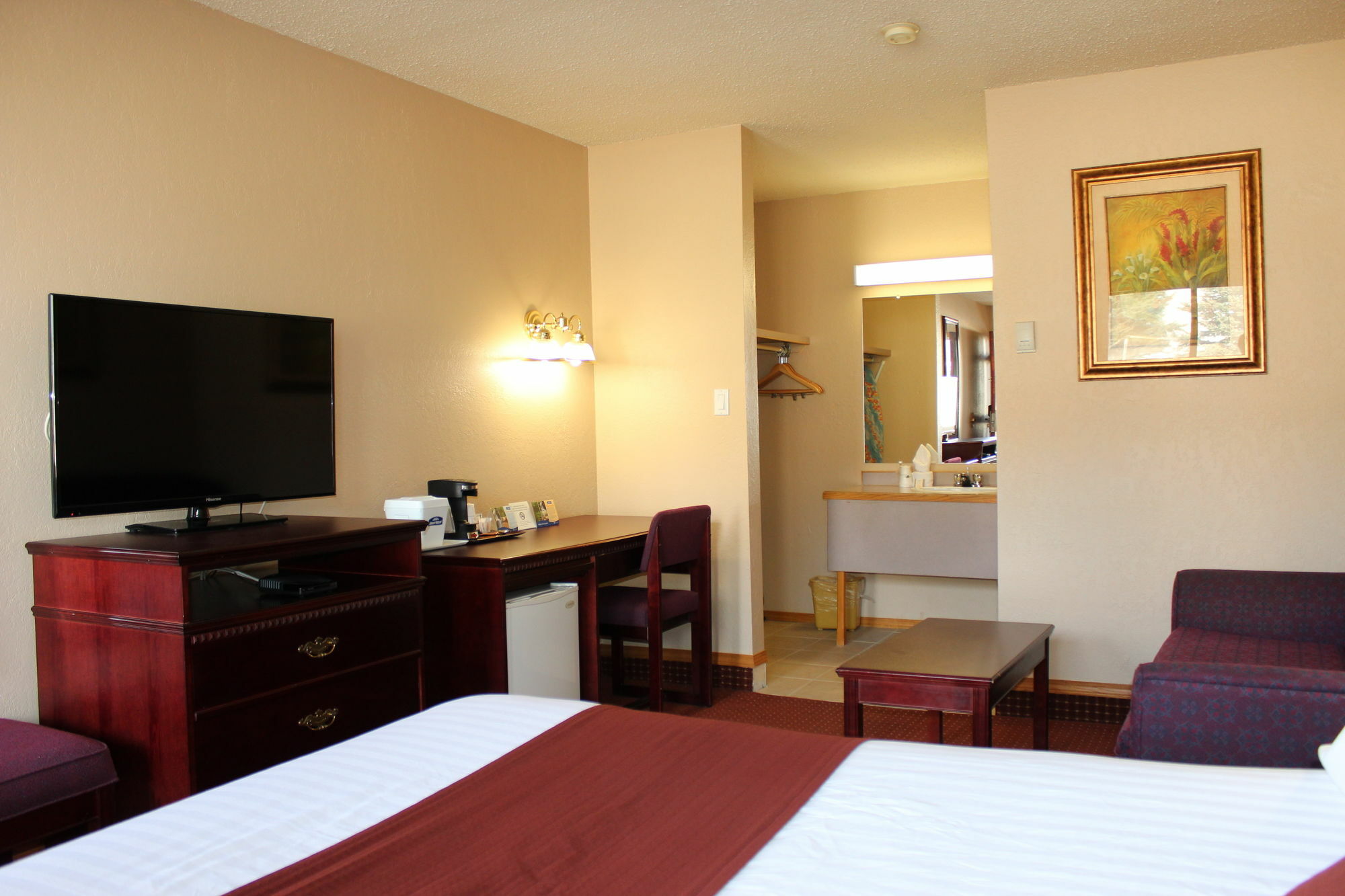 Penhold Howard Johnson By Wyndham Red Deer المظهر الخارجي الصورة