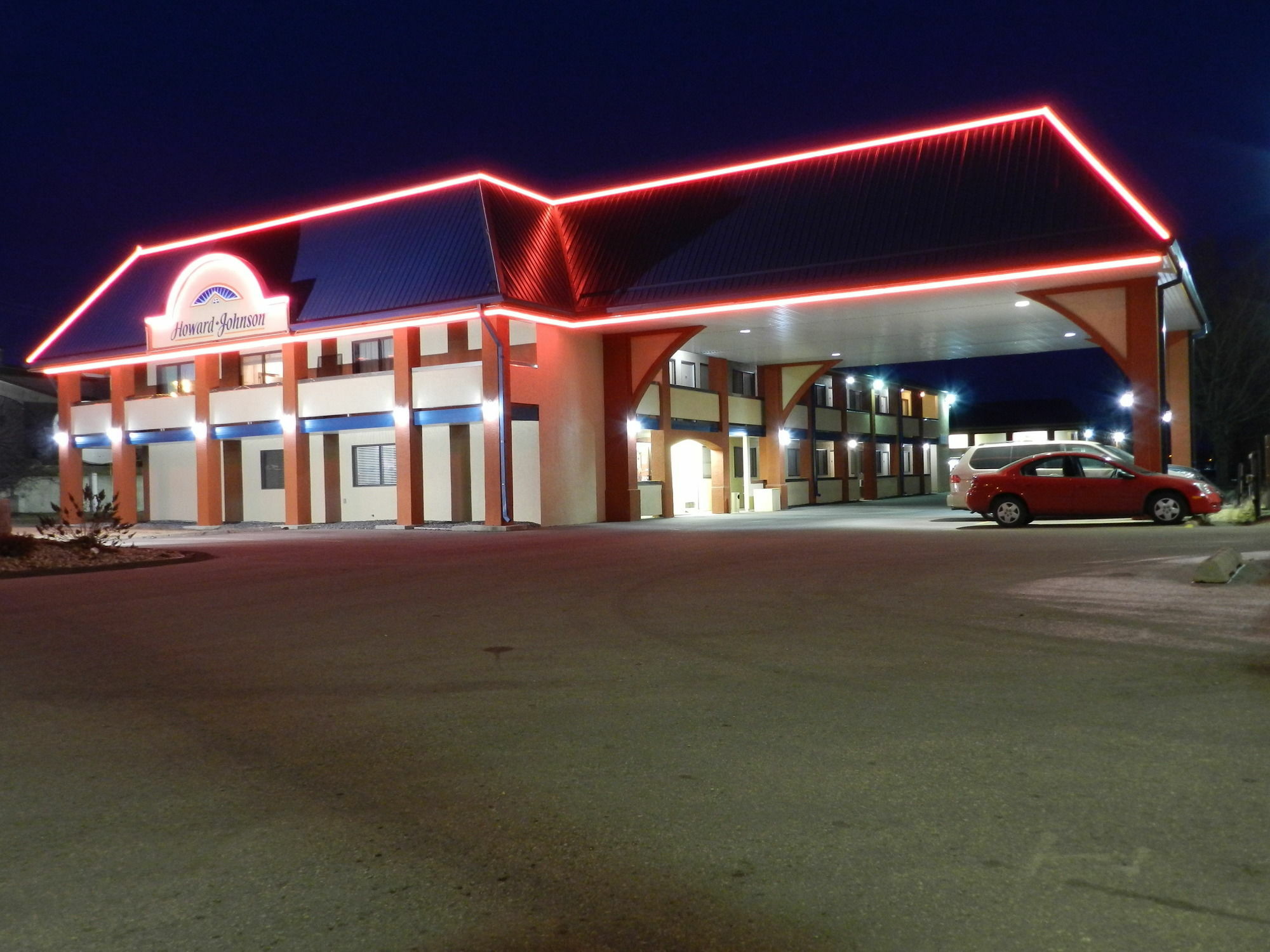 Penhold Howard Johnson By Wyndham Red Deer المظهر الخارجي الصورة