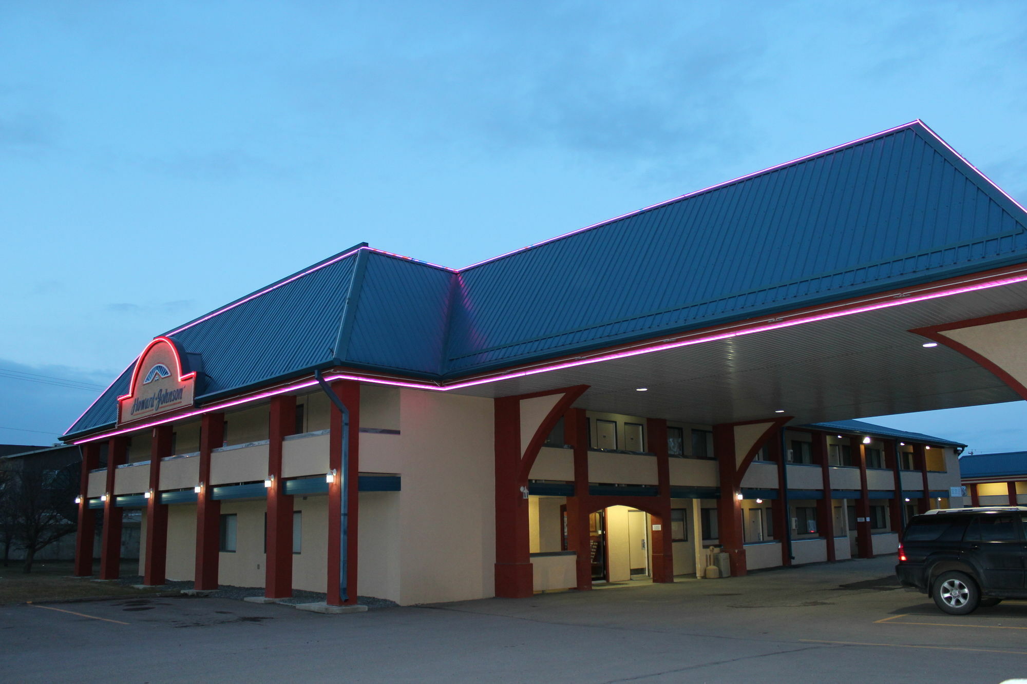 Penhold Howard Johnson By Wyndham Red Deer المظهر الخارجي الصورة